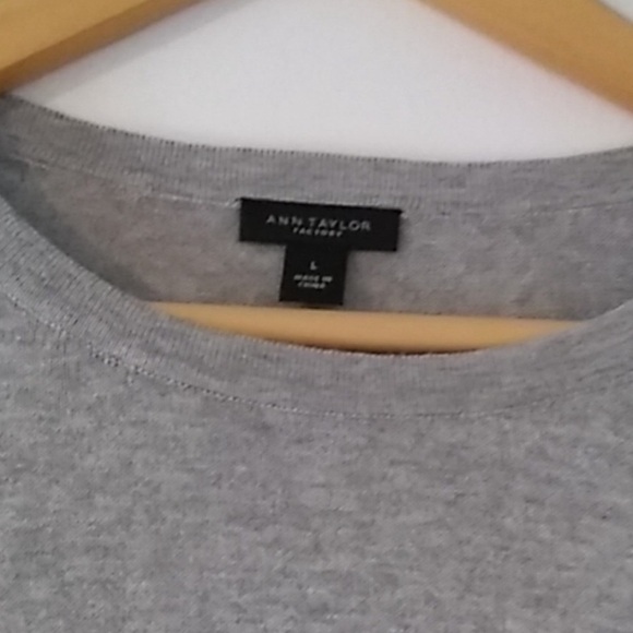 Ann Taylor Knit  top beaded fish front - Picture 6 of 6